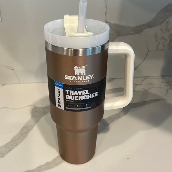 Stanley Adventure Quencher Travel Tumbler 40 oz Cup ROSE QUARTZ GOLD